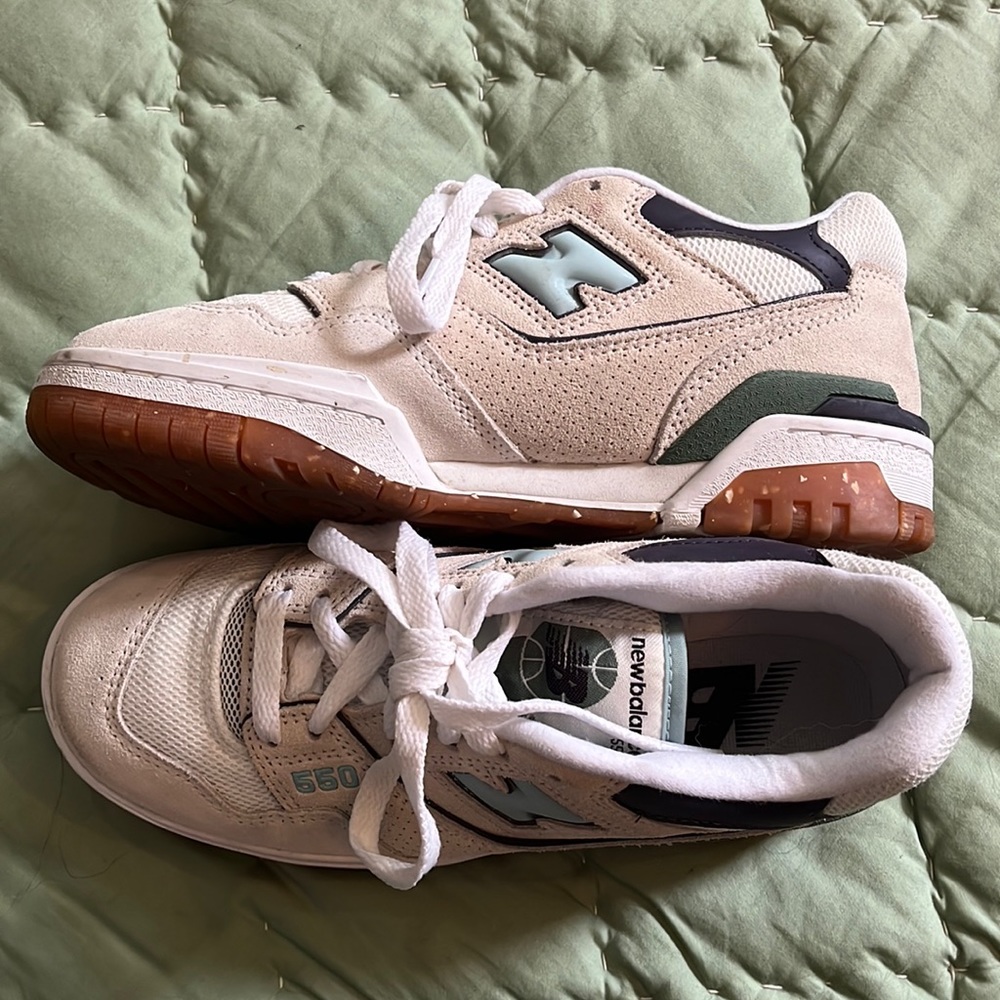 Women’s New Balance 550
